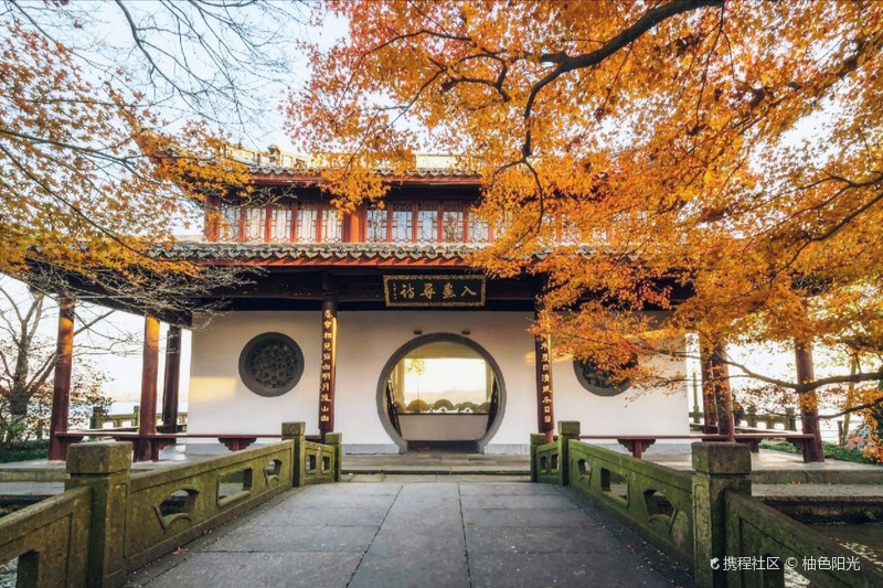 杭州一天游玩的地方有哪些？西湖、灵隐寺、龙井村等一日游攻略，轻松避开人潮，玩得尽兴！